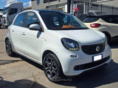 Smart ForFour 70 1.0 Passion Bianco usata Frattaminore