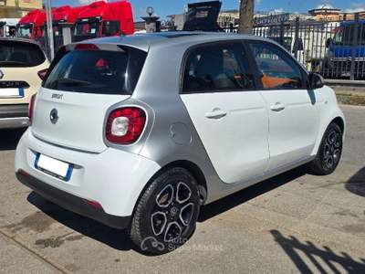 Smart ForFour 70 1.0 Passion Bianco usata Frattaminore