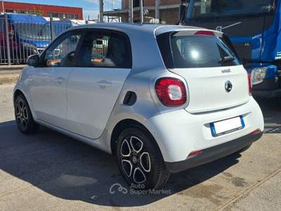 Smart ForFour 70 1.0 Passion Bianco usata Frattaminore