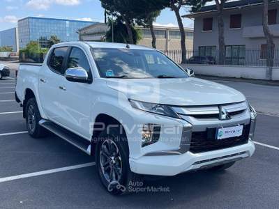 Mitsubishi L200 MITSUBISHI L200 2.3 D Double Cab 4x4 Super Select Intense Bianco usata Manerba del Garda