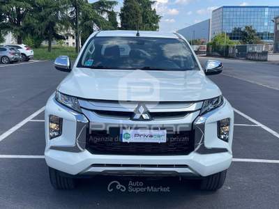 Mitsubishi L200 MITSUBISHI L200 2.3 D Double Cab 4x4 Super Select Intense Bianco usata Manerba del Garda