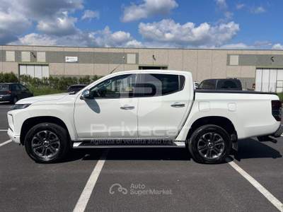 Mitsubishi L200 MITSUBISHI L200 2.3 D Double Cab 4x4 Super Select Intense Bianco usata Manerba del Garda
