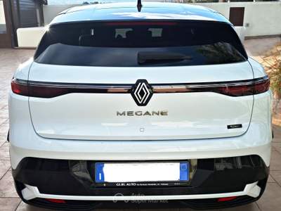 Renault Mégane RENAULT Mégane E-Tech Electric EV 60 220 CV Techno Bianco usata Alcamo