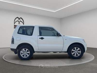 Mitsubishi Pajero 3.2 100th Auto Bianco usata Roma