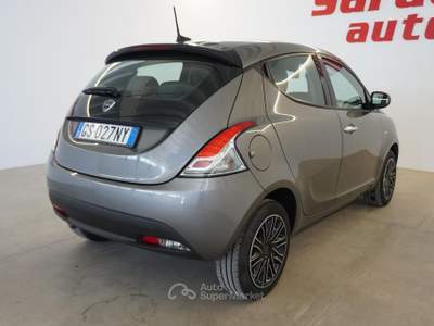 Lancia Ypsilon 1.0 FireFly 5 porte S&S Hybrid Oro Grigio usata San Vito dei Normanni