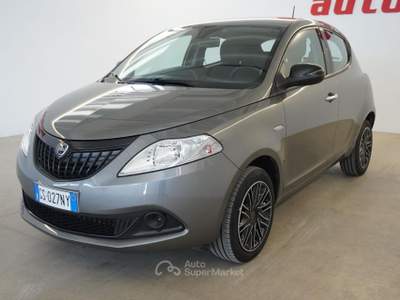 Lancia Ypsilon 1.0 FireFly 5 porte S&S Hybrid Oro Grigio usata San Vito dei Normanni