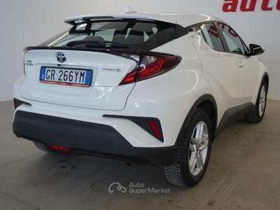 Toyota C-HR 1.8 Hybrid E-CVT Business Bianco usata San Vito dei Normanni