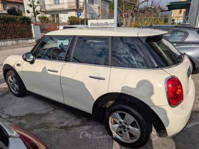 MINI Clubman One 1.5 One D Boost 5 porte Euro 6b NEOP usata Thiene