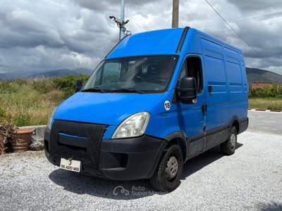 Iveco Daily Daily 35S12V 2.3 Hpi PC-TM Furgone L Blu/Azzurro usata Prato