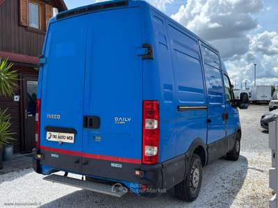 Iveco Daily Daily 35S12V 2.3 Hpi PC-TM Furgone L Blu/Azzurro usata Prato