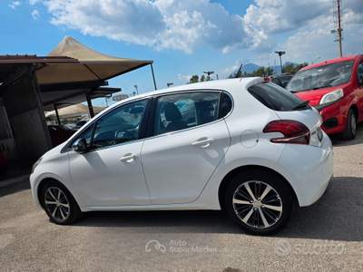 Peugeot 208 5 porte Active usata Pompei