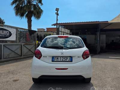 Peugeot 208 5 porte Active usata Pompei