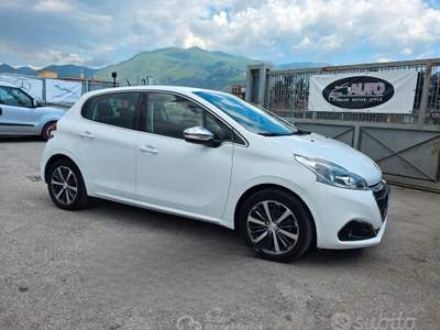 Peugeot 208 5 porte Active usata Pompei