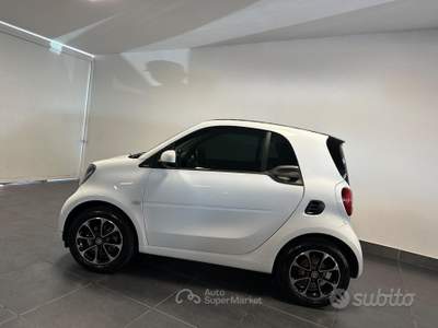 Smart ForTwo 1.0 PASSION 71CV AUTOMATICA TOTAL WHI usata Anzio