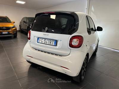 Smart ForTwo 1.0 PASSION 71CV AUTOMATICA TOTAL WHI usata Anzio