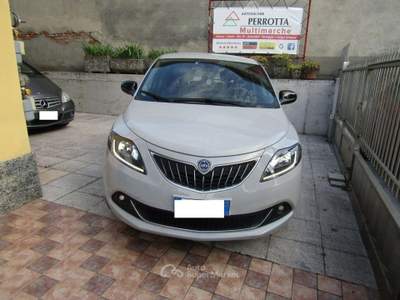Lancia Ypsilon 1.0 FireFly 5p. S&S Hybrid Gold Grigio usata Jerago con Orago