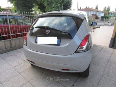 Lancia Ypsilon 1.0 FireFly 5p. S&S Hybrid Gold Grigio usata Jerago con Orago