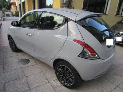 Lancia Ypsilon 1.0 FireFly 5p. S&S Hybrid Gold Grigio usata Jerago con Orago