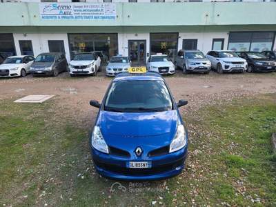 Renault Clio 1.2 65 CV 5p. 4U Pack usata Pesaro