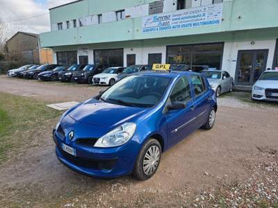 Renault Clio 1.2 65 CV 5p. 4U Pack usata Pesaro