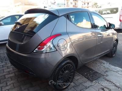 Lancia Ypsilon hybrid Silver s&s 70cv usata Ribera