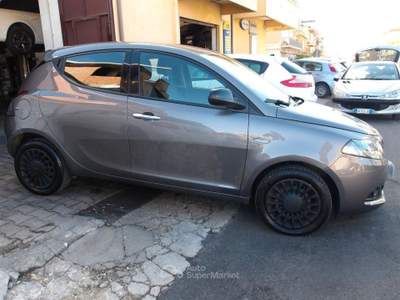 Lancia Ypsilon hybrid Silver s&s 70cv usata Ribera