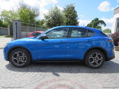 Alfa Romeo Stelvio Stelvio 2.2 T.d. 160CV AT8 RWD Sprint Blu/Azzurro usata Anagni