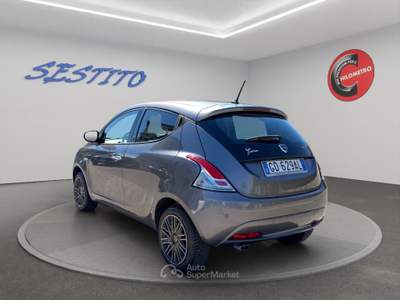 Lancia Ypsilon  1.0 firefly hybrid Gold s&s 70cv Grigio usata Cirò Marina