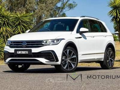 Volkswagen Tiguan 2.0 TDI 150 CV SCR DSG R-Line Bianco usata Capannori