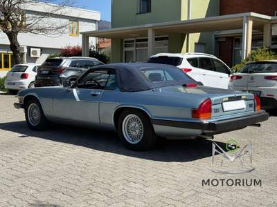 Jaguar XJ 5.3 275 cv  Eleganza iconica, fascino senza tempo Blu/Azzurro usata Capannori