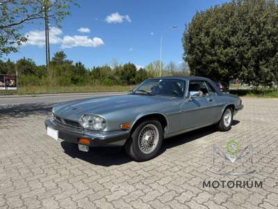Jaguar XJ 5.3 275 cv  Eleganza iconica, fascino senza tempo Blu/Azzurro usata Capannori