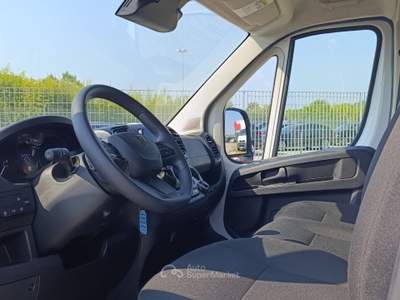 Peugeot Boxer 35 L3H3 2.2 diesel 140cv S&amp;S Bianco usata Verona