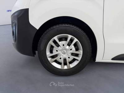 Opel Vivaro Vivaro 1.5 Diesel 120cv S&amp;S Pl-Tn M Furgone Enjoy Bianco usata Cassola
