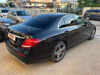 Mercedes-Benz Classe E E 220 d 4Matic Auto Premium Plus Nero usata Castellana Grotte