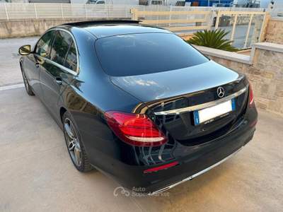 Mercedes-Benz Classe E E 220 d 4Matic Auto Premium Plus Nero usata Castellana Grotte