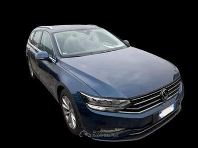 Volkswagen Passat Variant 2.0 TDI 150CV EVO Business Blu/Azzurro usata Altamura