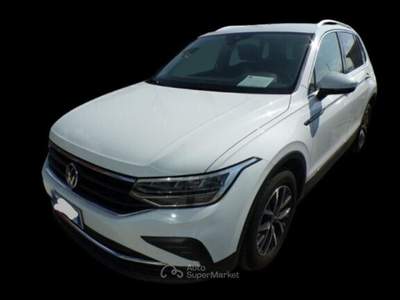 Volkswagen Tiguan SCR DSG Life Bianco usata Altamura