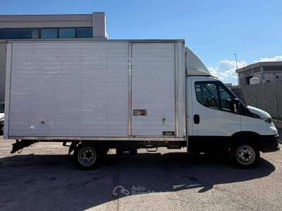 Iveco Daily 35C14 BOX 3 POSTI - 2024 Bianco usata Corato