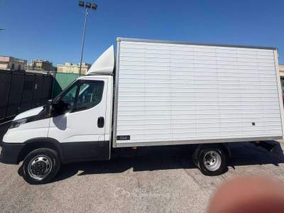 Iveco Daily 35C14 BOX 3 POSTI - 2024 Bianco usata Corato