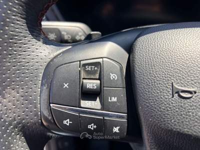 Ford Kuga EcoBlue 120 CV ST-Line Bianco usata Monopoli