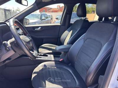 Ford Kuga EcoBlue 120 CV ST-Line Bianco usata Monopoli