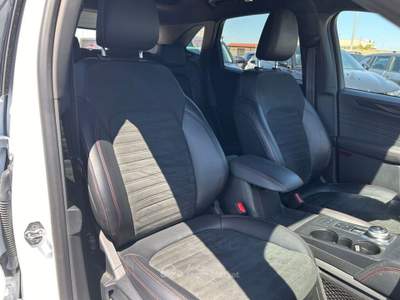 Ford Kuga EcoBlue 120 CV ST-Line Bianco usata Monopoli