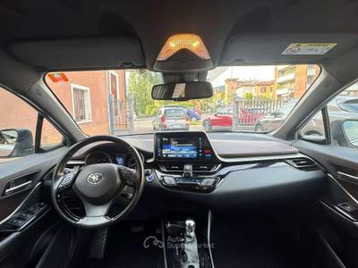 Toyota C-HR 1.8h Lounge 2wd e-cvt my18 TAGLIANDI TOYOTA-GARANZIA TOYOTA-PARK AUTOMATICO-CARPLAY Grigio usata Erba