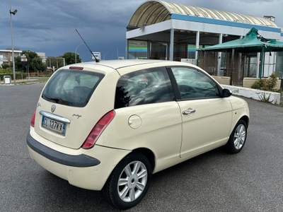Lancia Ypsilon OTTIME CONDIZIONI Beige usata Monopoli