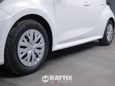 Toyota Yaris yaris 1.5h active Bianco usata Barzago
