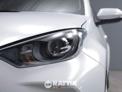 Toyota Yaris yaris 1.5h active Bianco usata Barzago