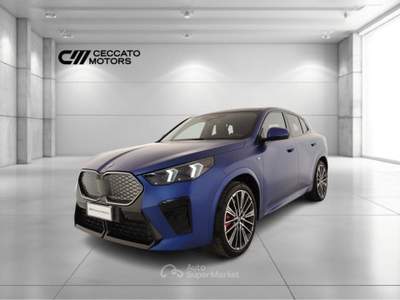 BMW iX2 30 xDrive Blu/Azzurro usata Padova