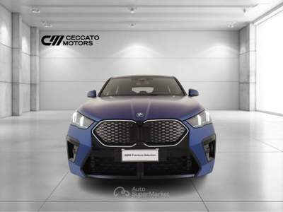 BMW iX2 30 xDrive Blu/Azzurro usata Padova