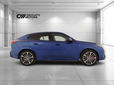BMW iX2 30 xDrive Blu/Azzurro usata Padova
