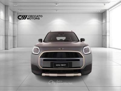 MINI Clubman 1.5 48V C Favoured Steptronic Nero usata Padova